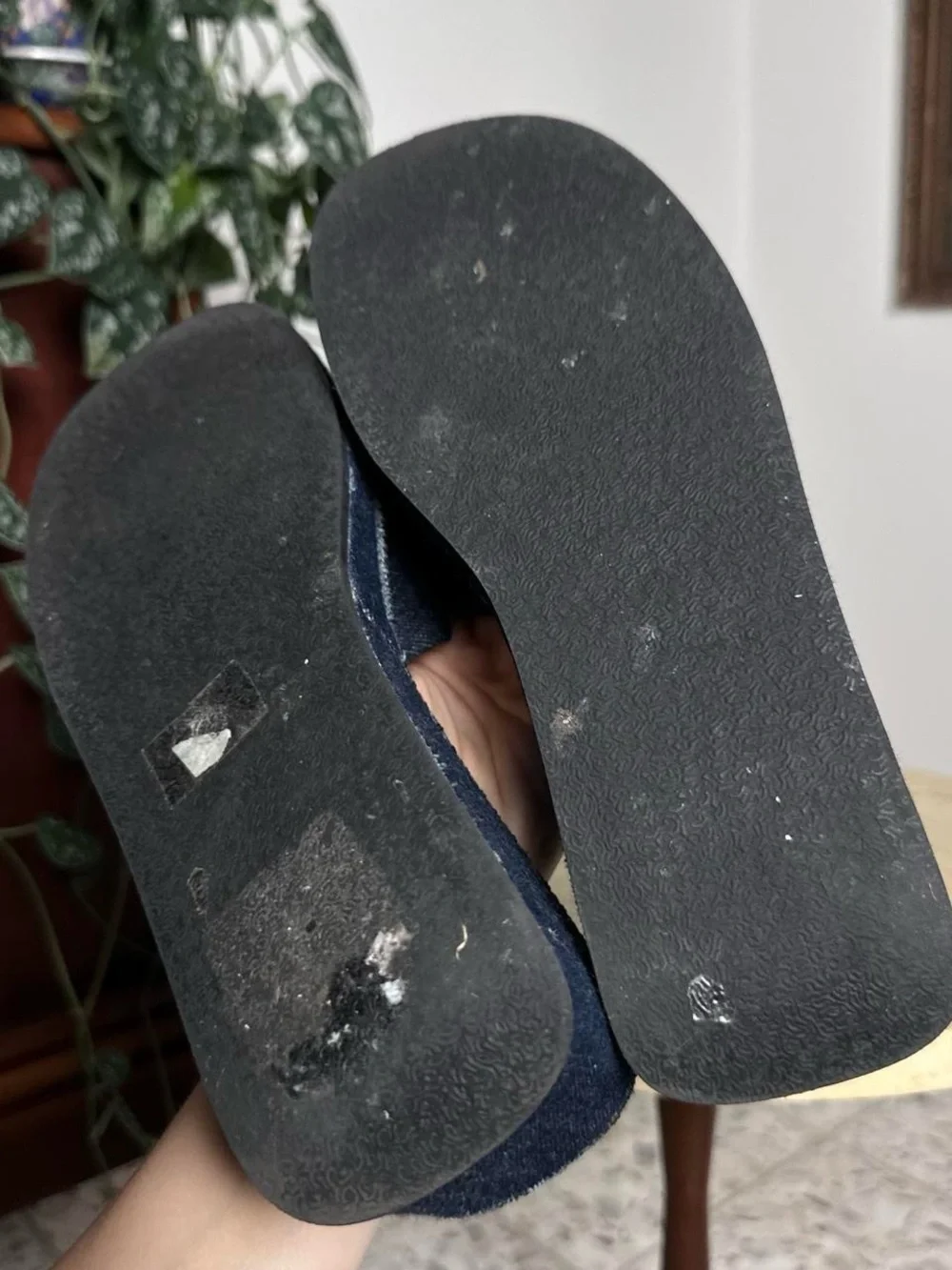 Nicole Miller navy denim wedge sandals with embroidered floral design Size 8.5